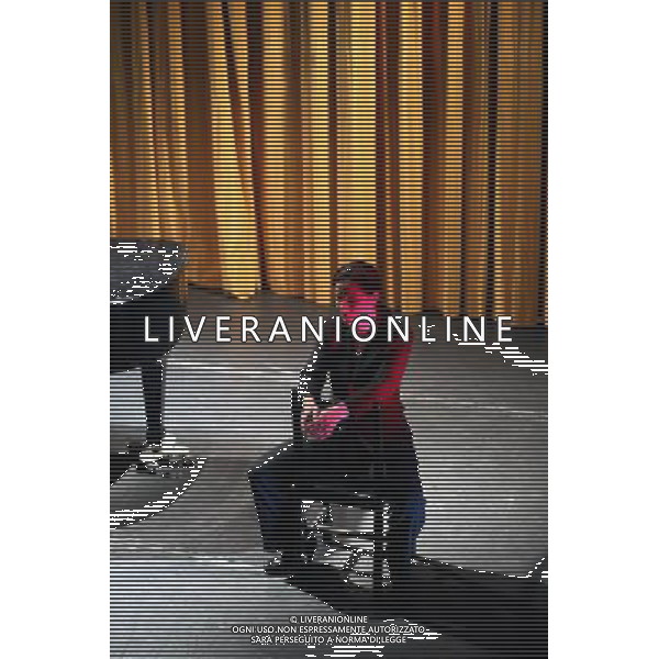 (140309) -- FRANKFURT, March 9, 2014 () -- German alto Ruth Zetzsche performs in a concert at the International Theater in Frankfurt, Germany, on March 9, 2014. Ruth Zetzsche invited the audience to revel in love songs and ballads in her concert on Sunday evening. Ruth Zetzsche was born in a musical family in Leipzig of Germany and is recognised for her creativity and unique expression with her own musical style. (/Luo Huanhuan) AG ALDO LIVERANI SAS ONLY ITALY