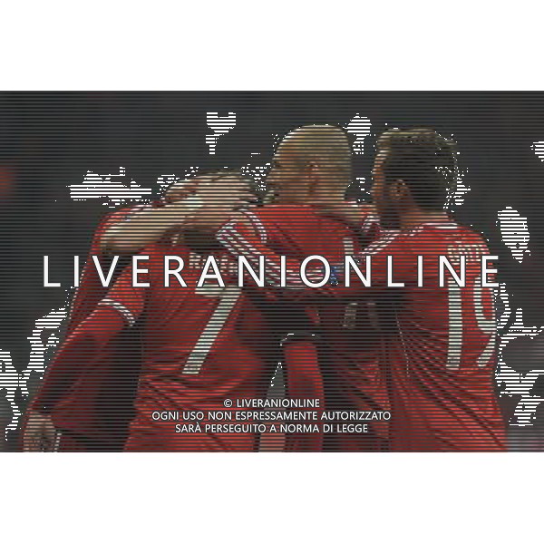 Die Bayern bejubeln den Torschutzen zum 1:0, ganz links Bastian Schweinsteiger (FC Bayern Muenchen) verdeckt Daneben Franck Ribery (FC Bayern Muenchen), Arjen Robben (FC Bayern Muenchen), Mario Goetze (FC Bayern Muenchen) during the UEFA Champions League Round of 16, 2nd Leg match between FC Bayern Munich and Arsenal FC at the Allianz Arena in Muenchen, Germany on 2014/03/11. EXPA Pictures © 2014, PhotoCredit: EXPA/ Eibner-Pressefoto/ Stuetzle *****ATTENTION - OUT of GER***** ©photoshot/AGENZIA ALDO LIVERANI SAS - ITALY ONLY - Bayern Monaco vs Arsenal UEFA Champions League Ottavi di 16 all\'Allianz Arena di Monaco di Baviera, in Germania 11 marzo 2014