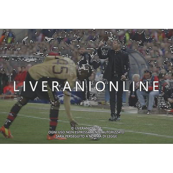 11.03.2014, Estadio Vicente Calderon, Madrid, ESP, UEFA CL, Atletico Madrid vs AC Milan, Achtelfinale, Rueckspiel, im Bild Atletico de MadridÇs coach Diego Simeone (R) and MilanÇs Balotelli // Atletico de MadridÇs coach Diego Simeone (R) and MilanÇs Balotelli during the UEFA Champions League Round of 16, 2nd Leg match between Club Atletico de Madrid and AC Milan at the Estadio Vicente Calderon in Madrid, Spain on 2014/03/12. EXPA Pictures © 2014, PhotoCredit: EXPA/ Alterphotos/ Victor Blanco *****ATTENTION - OUT of ESP, SUI***** ©PHOTOSHOT/AGENZIA ALDO LIVERANI SAS - ITALY ONLY - EDITORIAL USE ONLY ©PHOTOSHOT/AGENZIA ALDO LIVERANI SAS - ITALY ONLY - EDITORIAL USE ONLY