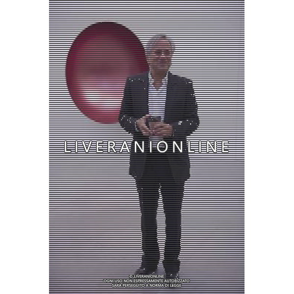 A major exhibition of new works by British sculptor Anish Kapoor.Lisson Gallery, London Anish Kapoor in front of his work Hollow. ©PHOTOSHOT/AGENZIA ALDO LIVERANI SAS - ITALY ONLY - EDITORIAL USE ONLY