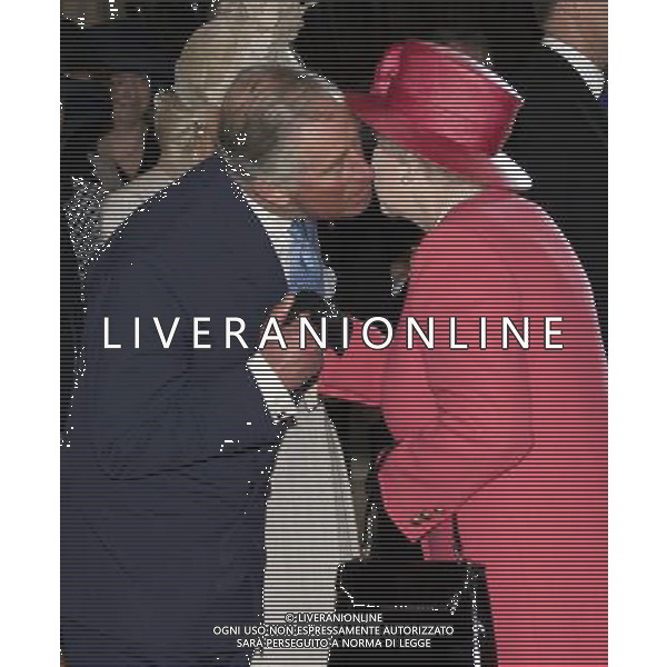 THE QUEEN THE DUKE OF EDINBURGH THE PRINCE OF WALES , THE DUCHESS OF CORNWALL, AND THE EARL AND COUNTESS OF WESSEX ATTENDED THE COMMONWEALTH OBSERVANCE AT WESTMINSTER ABBEY .THE PRINCE OF WALES GREETS THE QUEEN ©photoshot/AGENZIA ALDO LIVERANI SAS - ITALY ONLY - REALI INGLESI: La regina Elisabetta al ricevimento del Commonwealth, a Marlborough House nel centro di Londra.