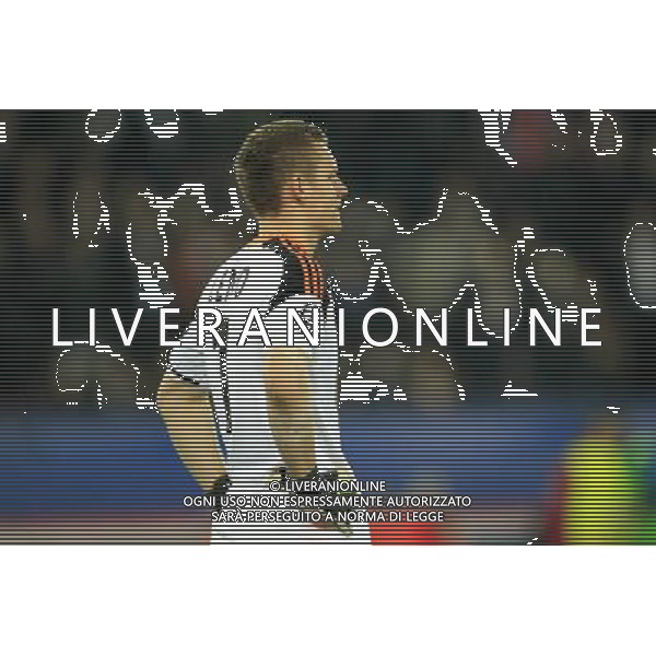 12.03.2014, Parc des Princes, Paris, FRA, UEFA CL, Paris Saint Germain vs Bayer 04 Leverkusen, Achtelfinale, Rueckspiel, im Bild Torwart Bernd Leno #1 (Bayer 04 Leverkusen) enttaeuscht, niedergeschlagen, traurig, Emotion // during the UEFA Champions League Round of 16, 2nd Leg match between Paris Saint Germain and Bayer 04 Leverkusen at the Parc des Princes in Paris, France on 2014/03/12. EXPA Pictures © 2014, PhotoCredit: EXPA/ Eibner-Pressefoto/ Schueler *****ATTENTION - OUT of GER***** ©photoshot/AGENZIA ALDO LIVERANI SAS - ITALY ONLY - Paris Saint Germain vs Bayer Leverkusen 04 UEFA Champions League Ottavi di 16, a Parigi, Francia 12 marzo 2014