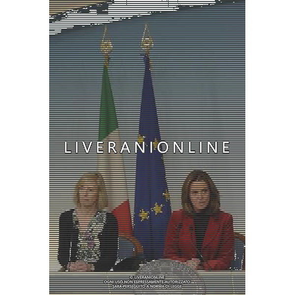 Roma - 14/03/2014 - Palazzo Chigi - Conferenza stampa dopo il Consiglio dei Ministri - nella foto: Stefania Giannini e Beatrice Lorenzin /Ph. Fabrizio Corradetti - Ag. Aldo Liverani sas