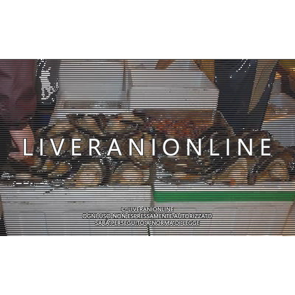 Tokio (Jappone) 2003/04 nella foto Mercato del pesce ph marco luzzani/ag aldo liverani s.a.s.