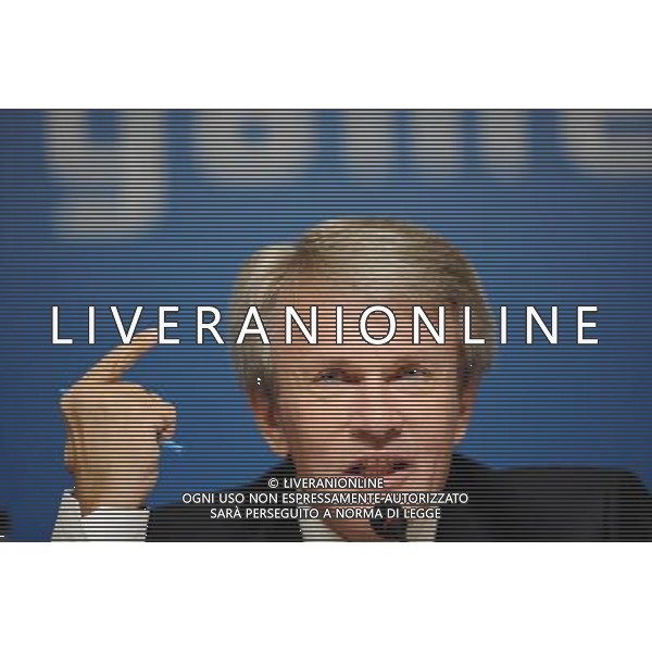(140307) -- SOCHI, March 7, 2014 () -- Valeriy Sushkevich, President of the National Paralympic Committee of Ukraine, speaks during a press conference before the opening ceremony of the 2014 Winter Paralympics in Sochi, Russia, March 7, 2014. (/Dai Tianfang) ©photoshot/AGENZIA ALDO LIVERANI SAS - ITALY ONLY - Valeriy Sushkevich, Presidente del Comitato Paralimpico Nazionale dell\'Ucraina in conferenza stampa prima della cerimonia del Apertura delle Paralimpiadi invernali di Sochi, in Russia, 7 marzo 2014.