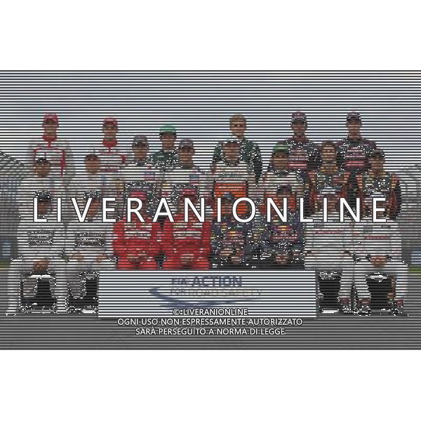 The drivers start of season group photograph. 16.03.2014. Formula 1 World Championship, Rd 1, Australian Grand Prix, Albert Park, Melbourne, Australia, Race Day. - www.xpbimages.com, EMail: requests@xpbimages.com - copy of publication required for printed pictures. Every used picture is fee-liable. © Copyright: Moy / XPB Images AG ALDO LIVERANI SAS ONLY ITALY
