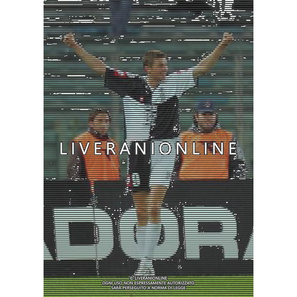 Roma 19/11/2004 andata di Coppa Italia Roma-Siena 1-2 nella foto: Esultanza di Tore Andre Flo foto Ag.Aldo Liverani 