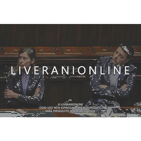 Roma - 19/03/2014 - Montecitorio - Il premier Matteo Renzii illustra alla Camera la sua \'road map\' da portare al Consiglio europeo di domani - nella foto: Matteo Renzi e Maria Elena Boschi ascoltano gli interventi in aula /Ph. Fabrizio Corradetti - Ag. Aldo Liverani sas