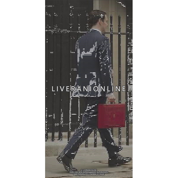 The Rt Hon. George Osborne MP, Chancellor of the Exchequer outside No.1, prior to him delivering his 2014 Budget. Downing Street, Westminster, London. ©PHOTOSHOT/AGENZIA ALDO LIVERANI SAS - ITALY ONLY - EDITORIAL USE ONLY - Riunione per il bilancio 2014 al numero 10 di Downing Street, Londra, Regno Unito