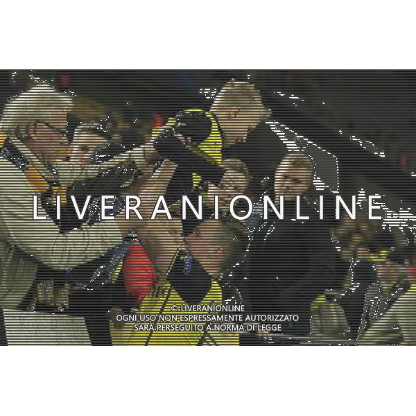 19.03.2014, Signal Iduna Park, Dortmund, GER, UEFA CL, Borussia Dortmund vs Zenit St. Petersburg, Achtelfinale, Rueckspiel, im Bild Kevin Grosskreutz (Borussia Dortmund #19) hebt nach dem Spiel einen jungen Fan von der Tribuene // during the UEFA Champions League Round of 16, 2nd Leg match between Borussia Dortmund and Zenit St. Petersburg at the Signal Iduna Park in Dortmund, Germany on 2014/03/19. EXPA Pictures © 2014, PhotoCredit: EXPA/ Eibner-Pressefoto/ Schueler *****ATTENTION - OUT of GER***** ©photoshot/AGENZIA ALDO LIVERANI SAS - ITALY ONLY - Borussia Dortmund vs Zenit San Pietroburgo UEFA Champions League Ottavi di 16, Germania 19 marzo 2014