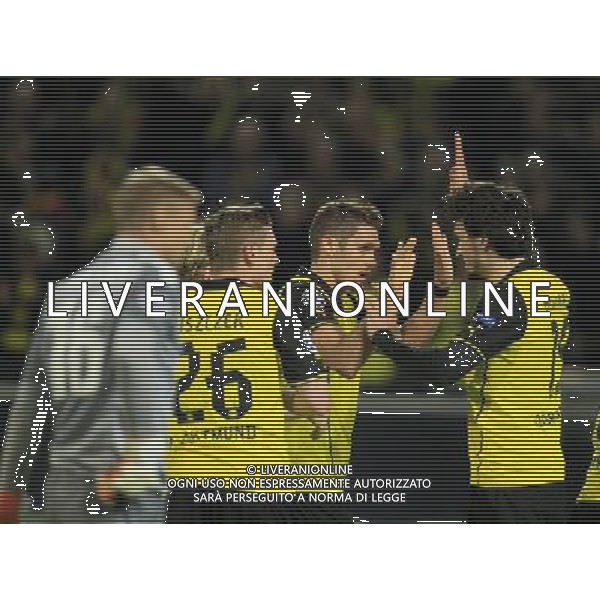19.03.2014, Signal Iduna Park, Dortmund, GER, UEFA CL, Borussia Dortmund vs Zenit St. Petersburg, Achtelfinale, Rueckspiel, im Bild Mats Hummels (Borussia Dortmund #15 - rechts) gratuliert dem Torschuetzen Kapitaen Sebastian Kehl (Borussia Dortmund #5) beim Torjubel nach dem Treffer zum 1:1 Ausgleich // during the UEFA Champions League Round of 16, 2nd Leg match between Borussia Dortmund and Zenit St. Petersburg at the Signal Iduna Park in Dortmund, Germany on 2014/03/19. EXPA Pictures © 2014, PhotoCredit: EXPA/ Eibner-Pressefoto/ Schueler *****ATTENTION - OUT of GER***** ©photoshot/AGENZIA ALDO LIVERANI SAS - ITALY ONLY - Borussia Dortmund vs Zenit San Pietroburgo UEFA Champions League Ottavi di 16, Germania 19 marzo 2014