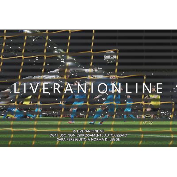 19.03.2014, Signal Iduna Park, Dortmund, GER, UEFA CL, Borussia Dortmund vs Zenit St. Petersburg, Achtelfinale, Rueckspiel, im Bild Kapitaen Sebastian Kehl (Borussia Dortmund #5 - nicht im Bild) mit dem Kopfballtor zum 1:1 Ausgleich gegen Torwart Vyacheslav Malafeev (Zenit St Petersburg #16), mit Robert Lewandowski (Borussia Dortmund #9 - rechts) // during the UEFA Champions League Round of 16, 2nd Leg match between Borussia Dortmund and Zenit St. Petersburg at the Signal Iduna Park in Dortmund, Germany on 2014/03/19. EXPA Pictures © 2014, PhotoCredit: EXPA/ Eibner-Pressefoto/ Schueler *****ATTENTION - OUT of GER***** ©photoshot/AGENZIA ALDO LIVERANI SAS - ITALY ONLY - Borussia Dortmund vs Zenit San Pietroburgo UEFA Champions League Ottavi di 16, Germania 19 marzo 2014