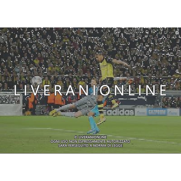 19.03.2014, Signal Iduna Park, Dortmund, GER, UEFA CL, Borussia Dortmund vs Zenit St. Petersburg, Achtelfinale, Rueckspiel, im Bild Pierre-Emerick Aubameyang (Borussia Dortmund #17) mit einer Kopfballchance gegen Torwart Vyacheslav Malafeev (Zenit St Petersburg #16) // during the UEFA Champions League Round of 16, 2nd Leg match between Borussia Dortmund and Zenit St. Petersburg at the Signal Iduna Park in Dortmund, Germany on 2014/03/19. EXPA Pictures © 2014, PhotoCredit: EXPA/ Eibner-Pressefoto/ Schueler *****ATTENTION - OUT of GER***** ©photoshot/AGENZIA ALDO LIVERANI SAS - ITALY ONLY - Borussia Dortmund vs Zenit San Pietroburgo UEFA Champions League Ottavi di 16, Germania 19 marzo 2014