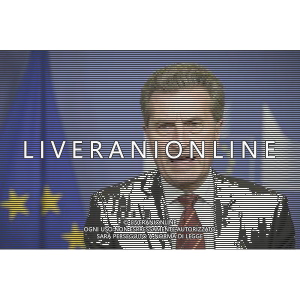 European Commissioner for Energy, German Guenther Oettinger gives a press briefing after a meeting at the EU headquarters in Brussels, Belgium on 19.03.2014 The European Union moves closer to providing Ukraine with 1.6 billion euros (2.2 billion dollars) in loans, once Kiev concludes an agreement with the International Monetary Fund (IMF). The European Commission, the bloc\'s executive, agreed to top up a previously-agreed loan to Kiev with an extra 1 billion euros - a move it had proposed as part of an aid package totalling 11 billion euros. by Wiktor Dabkowski ©photoshot/AGENZIA ALDO LIVERANI SAS - ITALY ONLY - L\'Unione europea discute per fornire all\'Ucraina un prestito, dal Fondo monetario internazionale (FMI) come parte di un pacchetto di aiuti a Kiev a Bruxelles, Belgio 19 marzo 2014