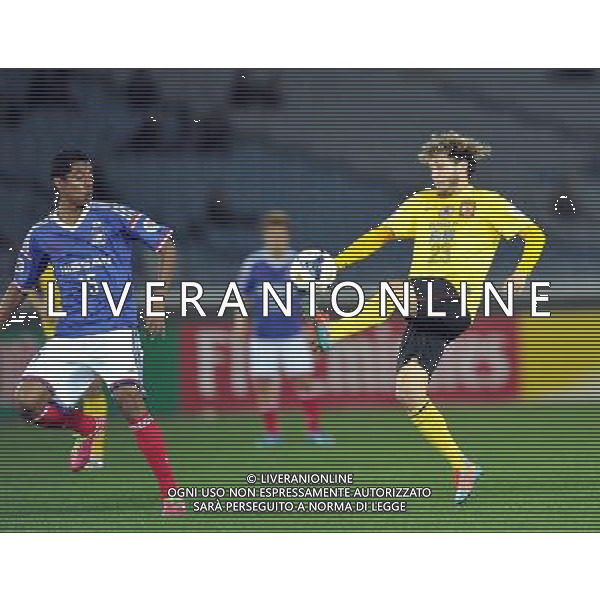 (140312) -- YOKOHAMA, March 12, 2014 () -- Diamanti (R) of Guangzhou Evergrande controls the ball during the AFC Champions League 2014 Group G football match against Yokohama F.Marinos in Yokohama, Japan on March 12, 2014. The match ended in 1-1 draw. (/Liu Dawei) (hy) ©photohsot/AGENZIA ALDO LIVERANI SAS - ITALY ONLY - Guangzhou Evergrande Vs Yokohama F Marinos partita AFC Champions League a Yokohama, Giappone, 12 marzo, 2014.