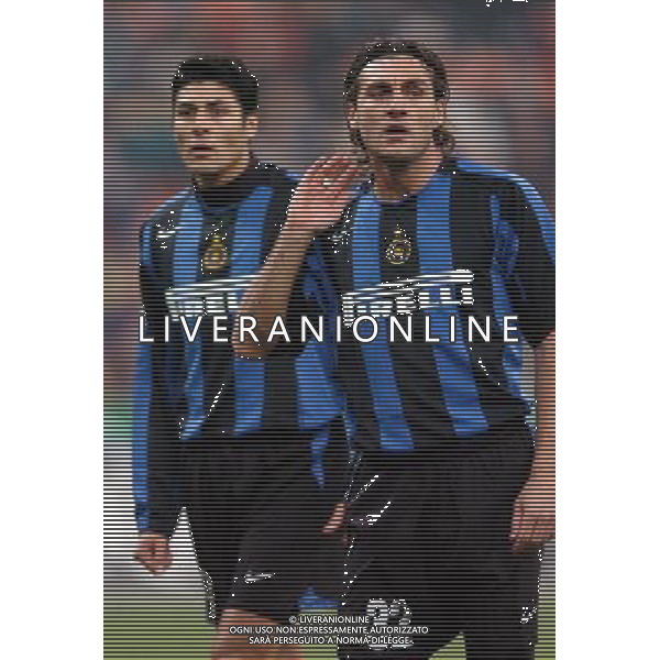 Inter - Bologna Coppa Italia Tim cup 21/11/2004 nella foto: christian vieri e cruz julio foto marco luzzani/agenzia aldo liverani
