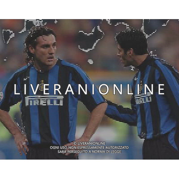 Inter - Bologna Coppa Italia Tim cup 21/11/2004 nella foto: christian vieri e julio cruz foto marco luzzani/agenzia aldo liverani