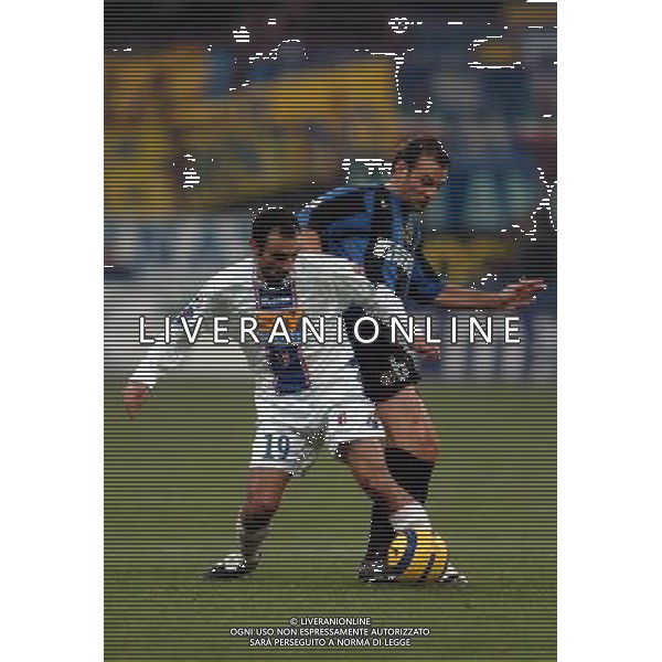 Inter - Bologna Coppa Italia Tim cup 21/11/2004 nella foto: leonardo colucci e zanetti cristiano foto marco luzzani/agenzia aldo liverani