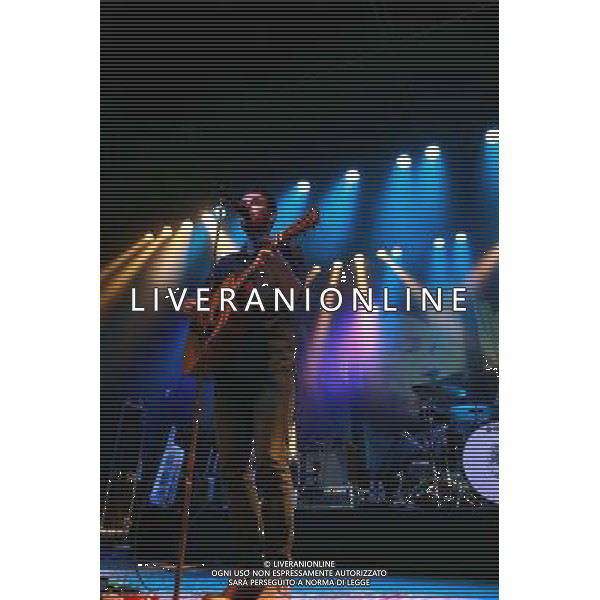 (140325) -- FRANKFURT, March 25, 2014 () -- Johannes Strate of the German rock band Revolverheld performs in the \'Always in Motion Tour 2014\' at Batschkapp in Frankfurt, Germany on March 25, 2014. (/Luo Huanhuan) AG ALDOL IVERANI SAS ONLY ITALY