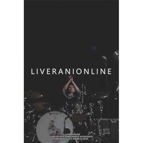 (140325) -- FRANKFURT, March 25, 2014 () -- Jakob Sinn of the German rock band Revolverheld performs in the \'Always in Motion Tour 2014\' at Batschkapp in Frankfurt, Germany on March 25, 2014. (/Luo Huanhuan) AG ALDOL IVERANI SAS ONLY ITALY