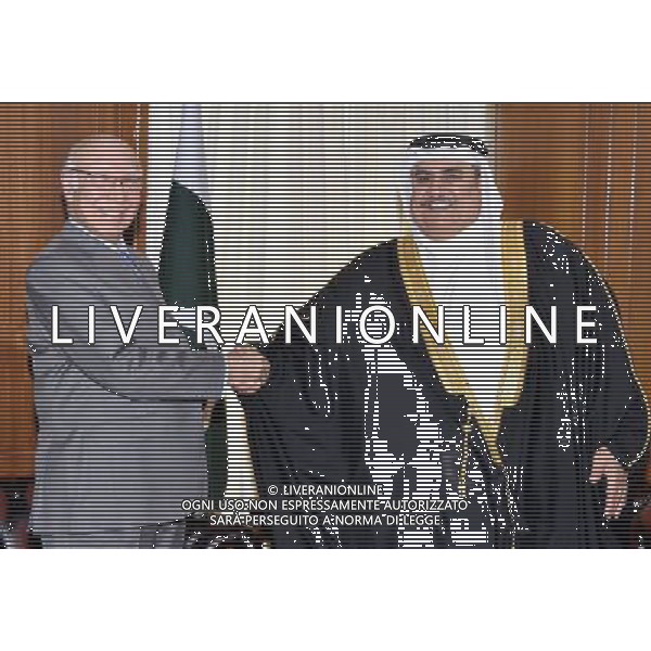 (140319) -- ISLAMABAD, March 19, 2014 () -- Photo released by Press Information Department (PID) on March 19, 2014, shows Pakistani Adviser to the Prime Minister on National Security and Foreign Affairs Sartaj Aziz (L) shaking hands with Foreign Minister of Bahrain Shaikh Khalid Bin Ahmed Al Khalifa, in Islamabad, capital of Pakistan. Pakistan and Bahrain on Tuesday signed six agreements to boost cooperation in various fields during the visit of the King of Bahrain, Shaikh Hamad bin Isa Al Khalifa, officials said. (/PID) ©photoshot/AGENZIA ALDO LIVERANI SAS - ITALY ONLY - EDITORIAL USE ONLY