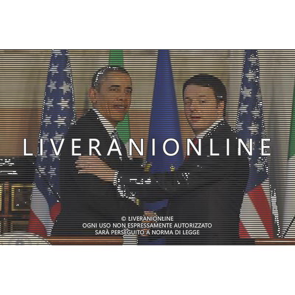 Roma - 27/03/2014 - Villa Madama - Il Presidente del Consiglio Matteo Renzi incontra il Presidente degli Stati Uniti Barack Obama - nella foto: Matteo Renzi e Barack Obama si stringono la mano al termine della conferenza stampa / Ph. Fabrizio Corradetti - Ag. Aldo Liverani Sas