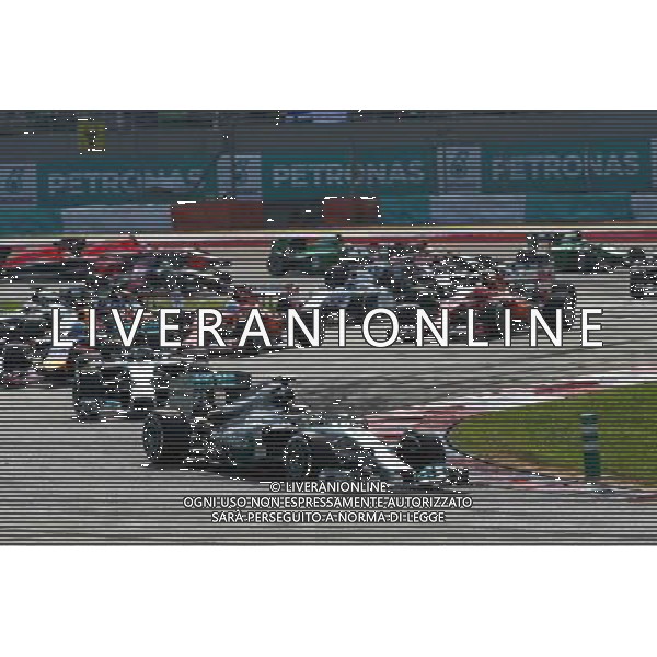 Lewis Hamilton (GBR) Mercedes AMG F1 W05 leads at the start of the race. 30.03.2014. Formula 1 World Championship, Rd 2, Malaysian Grand Prix, Sepang, Malaysia, Sunday. - www.xpbimages.com, EMail: requests@xpbimages.com - copy of publication required for printed pictures. Every used picture is fee-liable. © Copyright: Batchelor / XPB Images AG ALDO LIVERANI SAS ONLY ITALY