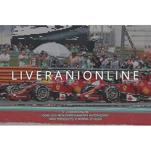 (L to R): Daniel Ricciardo (AUS) Red Bull Racing RB10, Fernando Alonso (ESP) Ferrari F14-T and Kimi Raikkonen (FIN) Ferrari F14-T at the start of the race. 30.03.2014. Formula 1 World Championship, Rd 2, Malaysian Grand Prix, Sepang, Malaysia, Sunday. - www.xpbimages.com, EMail: requests@xpbimages.com - copy of publication required for printed pictures. Every used picture is fee-liable. © Copyright: Charniaux / XPB Images AG ALDO LIVERANI SAS ONLY ITALY