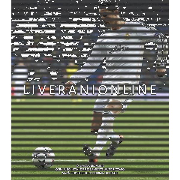 Cristiano Ronaldo beim UEFA Champions League Spiel Real Madrid gegen Borussia Dortmund (3:0) im Estadio Santiago Bernabéu. Madrid, 02.04.2014 LIGA MISTRZOW SEZON 2013/2014 PILKA NOZNA REAL MADRYT vs BORUSSIA DORTMUND FOT. FUTURE IMAGE/NEWSPIX.PL POLAND, UK AND GERMANY OUT !!! --- Newspix.pl AG ALDO LIVERANI SAS ONLY ITALY *** Local Caption *** www.newspix.pl mail us: info@newspix.pl call us: 0048 022 23 22 222 --- Polish Picture Agency by Ringier Axel Springer Poland