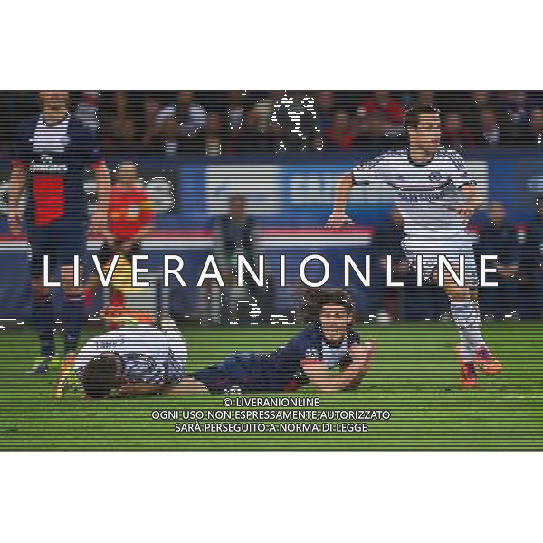 Edinson CAVANI faute non siffle penalty / Gary CAHILL - 02.04.2014 - Paris Saint Germain / Chelsea - 1/4Finale Aller Champions League - Photo : Dave Winter / Icon Sport AG ALDO LIVERANI SAS ONLY ITALY