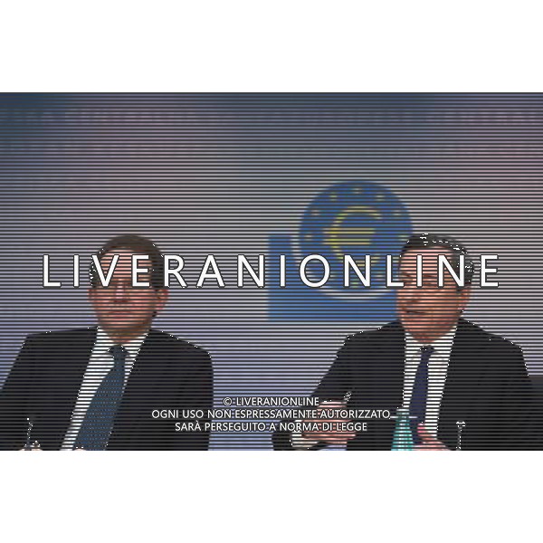 (140404) -- FRANKFURT, April 4, 2014 () -- Mario Draghi (R), president of the European Central Bank (ECB), speaks at an ECB press conference held in Frankfurt, Germany, April 3, 2014. The ECB on Thursday decided to leave interest rates unchanged at its monetary policy meeting here. (/Luo Huanhuan) (hdt) ©photoshot/AGENZIA ALDO LIVERANI SAS - ITALY ONLY - Mario Draghi, presidente della Banca centrale europea in una conferenza stampa della BCE tenutasi a Francoforte, in Germania, 3 aprile 2014.