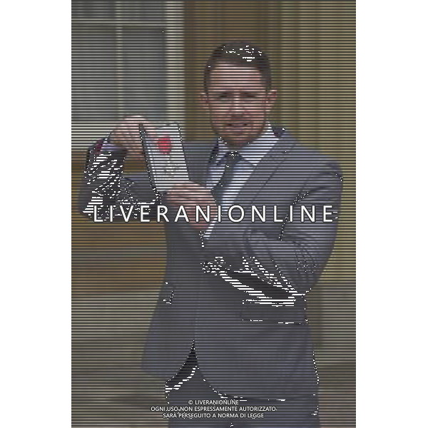 Shane Williams, Ex Wales and British Lions Rugby Union Player who received his M.B.E at Buckingham Palace for services to Rugby. Buckingham Palace, London ©photoshot/AGENZIA ALDO LIVERANI SAS - ITALY ONLY - EDITORIAL USE ONLY