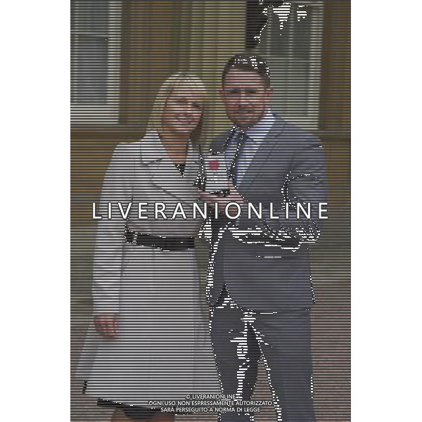 Shane Williams, Ex Wales and British Lions Rugby Union Player who received his M.B.E at Buckingham Palace for services to Rugby. Buckingham Palace, London Seen with his wife Gail. ©photoshot/AGENZIA ALDO LIVERANI SAS - ITALY ONLY - EDITORIAL USE ONLY