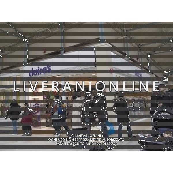 A Claire\'s Store in a mall in Jersey City, NJ on Sunday, March 15, 2009. The mall based retailer, owned by Apollo Management, is promoting a line of jewelry and accessories branded with Katy Perry\'s name. However the company reported weak fourth-quarter sales causing its bond yields to go up resulting in a problem serving its debt load. ( Richard B. Levine) ©photoshot/AGENZIA ALDO LIVERANI SAS - ITALY ONLY - EDITORIAL USE ONLY