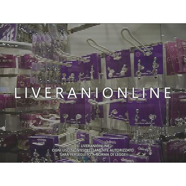 A window display of a Claire\'s Store in New York on Thursday, March 12, 2009. The mall based retailer, owned by Apollo Management, is promoting a line of jewelry and accessories branded with Katy Perry\'s name. However the company reported weak fourth-quarter sales causing its bond yields to go up resulting in a problem serving its debt load. ( Richard B. Levine) ©photoshot/AGENZIA ALDO LIVERANI SAS - ITALY ONLY - EDITORIAL USE ONLY