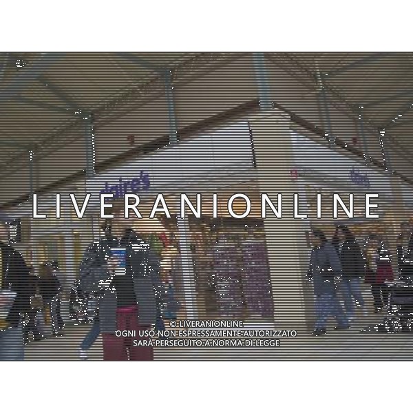 A Claire\'s Store in a mall in Jersey City, NJ on Sunday, March 15, 2009.The mall based retailer, owned by Apollo Management, is promoting a line of jewelry and accessories branded with Katy Perry\'s name. However the company reported weak fourth-quarter sales causing its bond yields to go up resulting in a problem serving its debt load. ( Richard B. Levine) ©photoshot/AGENZIA ALDO LIVERANI SAS - ITALY ONLY - EDITORIAL USE ONLY