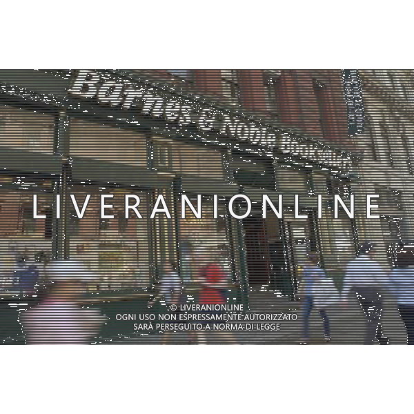 The Barnes \' Noble bookstore on Astor Place in New York on May 9, 2007. Liberty Media announced that it will sell most of its stake in Barnes \' Noble. The company bought 17 percent of the company in 2011.( Richard b. Levine) ©photoshot/AGENZIA ALDO LIVERANI SAS - ITALY ONLY - EDITORIAL USE ONLY
