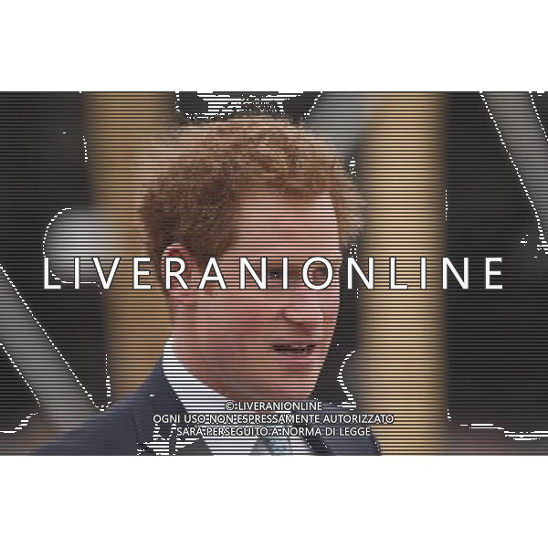 HRH Prince Harry and Mayor of London Boris Johnson meet a group of children during an official visit to Queen Elizabeth Olympic Park on April 4, 2014 in London, England. ©photoshot/AGENZIA ALDO LIVERANI SAS - ITALY ONLY - EDITORIAL USE ONLY - REALI INGLESI: Il principe Harry d\'inghilterra con i bambini delle scuole locali da Gainsborough a Newham presso il nuovo Parco Olimpico Queen Elizabeth, con il sindaco di Londra, Boris Johnson
