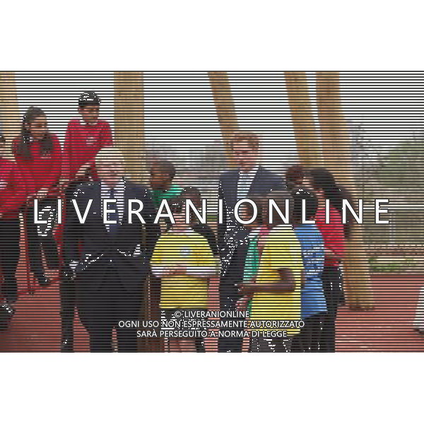 HRH Prince Harry and Mayor of London Boris Johnson meet a group of children during an official visit to Queen Elizabeth Olympic Park on April 4, 2014 in London, England. ©photoshot/AGENZIA ALDO LIVERANI SAS - ITALY ONLY - EDITORIAL USE ONLY - REALI INGLESI: Il principe Harry d\'inghilterra con i bambini delle scuole locali da Gainsborough a Newham presso il nuovo Parco Olimpico Queen Elizabeth, con il sindaco di Londra, Boris Johnson