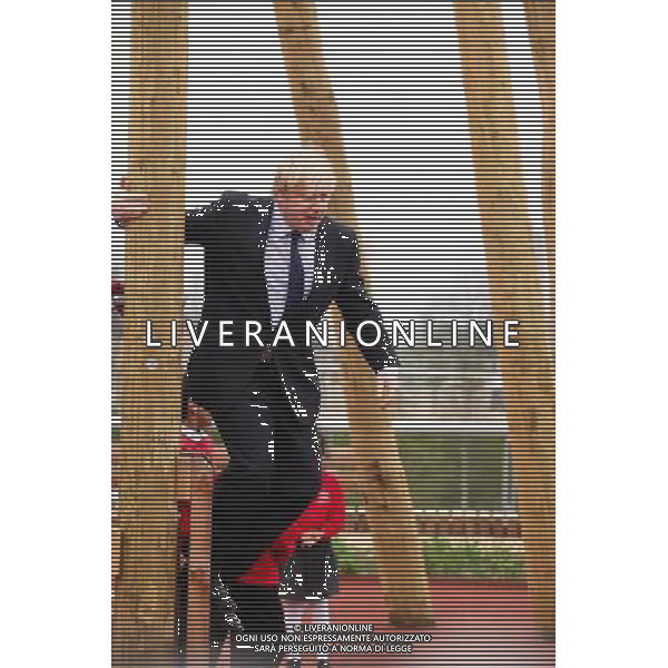 HRH Prince Harry and Mayor of London Boris Johnson meet a group of children during an official visit to Queen Elizabeth Olympic Park on April 4, 2014 in London, England. ©photoshot/AGENZIA ALDO LIVERANI SAS - ITALY ONLY - EDITORIAL USE ONLY - REALI INGLESI: Il principe Harry d\'inghilterra con i bambini delle scuole locali da Gainsborough a Newham presso il nuovo Parco Olimpico Queen Elizabeth, con il sindaco di Londra, Boris Johnson