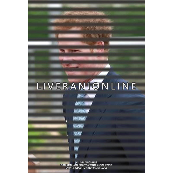 HRH Prince Harry visits the new Queen Elizabeth Olympic Park, London, England - 04 Apr 2014 ©photoshot/AGENZIA ALDO LIVERANI SAS - ITALY ONLY - EDITORIAL USE ONLY - REALI INGLESI: Il principe Harry d\'inghilterra con i bambini delle scuole locali da Gainsborough a Newham presso il nuovo Parco Olimpico Queen Elizabeth, con il sindaco di Londra, Boris Johnson