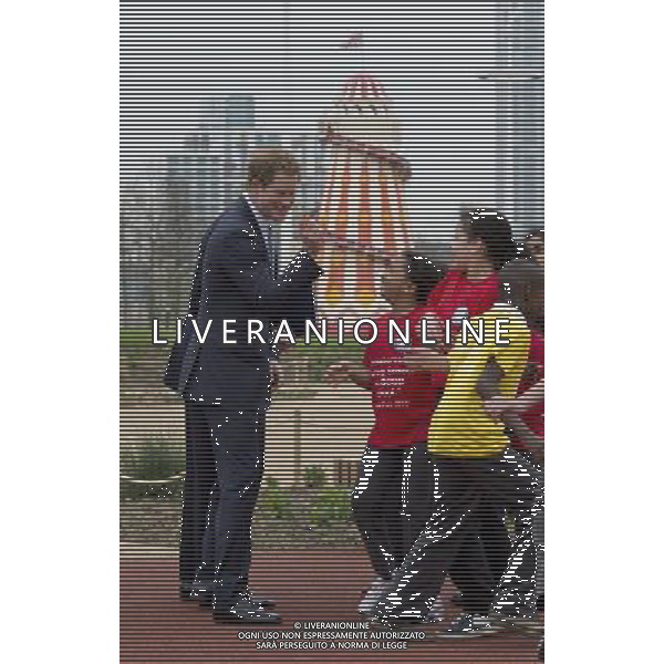 Prince Harry with the Mayor of London, Boris Johnson and local school children from Gainsborough Primary school in Newham at the new Queen Elizabeth Olympic Park. The park will open to the public on Saturday 5th April. 14 ©photoshot/AGENZIA ALDO LIVERANI SAS - ITALY ONLY - EDITORIAL USE ONLY - REALI INGLESI: Il principe Harry d\'inghilterra con i bambini delle scuole locali da Gainsborough a Newham presso il nuovo Parco Olimpico Queen Elizabeth, con il sindaco di Londra, Boris Johnson