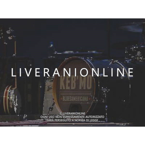 Three time Grammy winner, Keb\' Mo\' brings the bluesamericana to the SANDLER CENTER in VIRGINIA BEACH, VIRGINIA on 4 APRIL 2014.¬© Jeff Moore 2014 AG ALDOL IVERANI SAS ONLY ITALY