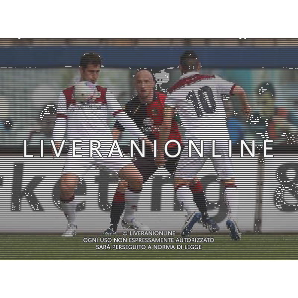ruopolo(reggiana) controllato d belotti(lumezzane) CALCIO LEGA PRO 1:LUMEZZANE-REGGIANA.lumezzane(Bs) 06/04/2014 ph Fotolive/Guitti Alessio AG ALDO LIVERANI SAS