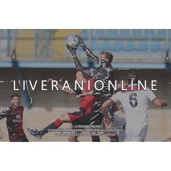 uscita di zima su belotti CALCIO LEGA PRO 1:LUMEZZANE-REGGIANA.lumezzane(Bs) 06/04/2014 ph Fotolive/Guitti Alessio AG ALDO LIVERANI SAS
