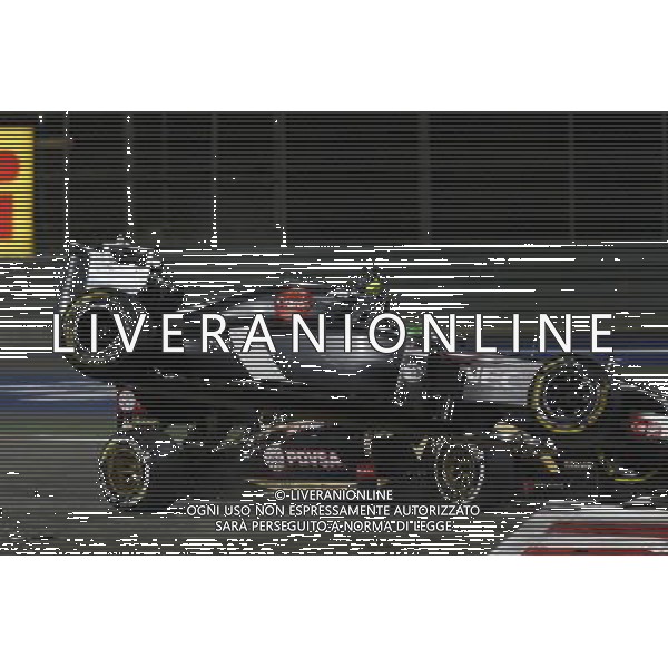 Esteban Gutierrez (MEX) Sauber C33 crashes with Pastor Maldonado (VEN) Lotus F1 E21. 06.04.2014. Formula 1 World Championship, Rd 3, Bahrain Grand Prix, Sakhir, Bahrain, Race Day. - www.xpbimages.com, EMail: requests@xpbimages.com - copy of publication required for printed pictures. Every used picture is fee-liable. © Copyright: Moy / XPB Images AG ALDO LIVERANI SAS ONLY ITALY 