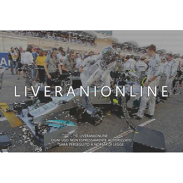 Nico Rosberg (GER), Mercedes AMG F1 Team 06.04.2014. Formula 1 World Championship, Rd 3, Bahrain Grand Prix, Sakhir, Bahrain, Race Day. - www.xpbimages.com, EMail: requests@xpbimages.com - copy of publication required for printed pictures. Every used picture is fee-liable. © Copyright: Charniaux / XPB Images AG ALDO LIVERANI SAS ONLY ITALY