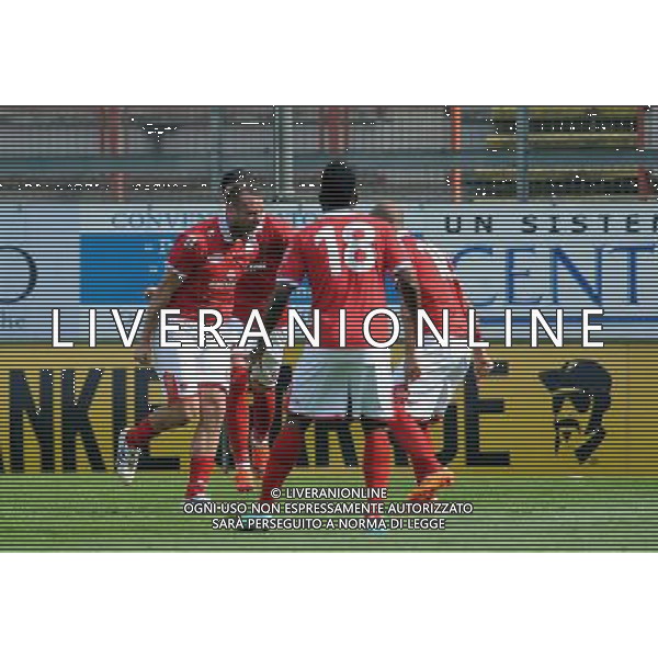 PERUGIA VIAREGGIO LEGA PRO 06-04-2014 NELLA FOTO ABBRACCI PERUGIA FOTO SETTONCE ROBERTO-AG ALDOL IVERANI SAS