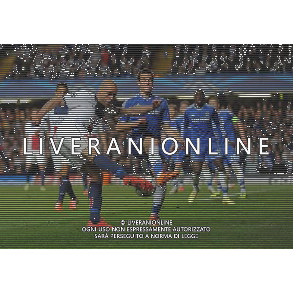 Paris St Germain\'s Alex\'s shot is blocked by Cesar Azpilicueta Photo by Ashley Western/CameraSport Football - UEFA Champions League Quarter Final Second Leg - Chelsea v Paris St Germain - Tuesday 8th April 2014 - Stamford Bridge - London © CameraSport - 43 Linden Ave. Countesthorpe. Leicester. England. LE8 5PG - Tel: +44 (0) 116 277 4147 - admin@camerasport.com - www.camerasport.com AG ALDO LIVERANI SAS ONLY ITALY