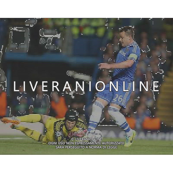 Chelsea\'s John Terry and Chelsea\'s Petr Cech Photo by Kieran Galvin/CameraSport Football - UEFA Champions League Quarter Final Second Leg - Chelsea v Paris St Germain - Tuesday 8th April 2014 - Stamford Bridge - London © CameraSport - 43 Linden Ave. Countesthorpe. Leicester. England. LE8 5PG - Tel: +44 (0) 116 277 4147 - admin@camerasport.com - www.camerasport.com AG ALDO LIVERANI SAS ONLY ITALY